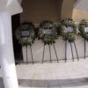 Στεφάνι Τρίποδη Ρόδα Ολο Με Τριαντάφυλλα